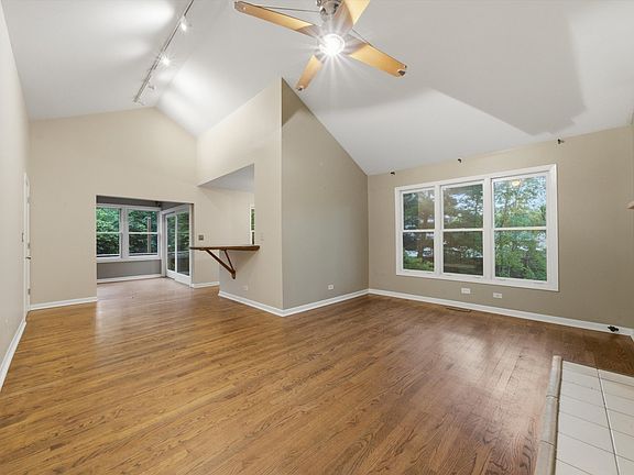 5th image of 929 Alton Ct