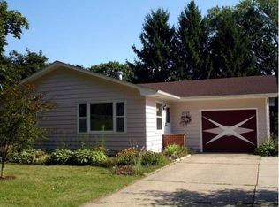 2005 Moreland Dr, Janesville, WI 53548