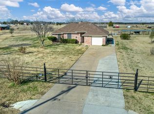 617 Reindeer Rd, Lancaster, TX 75146
