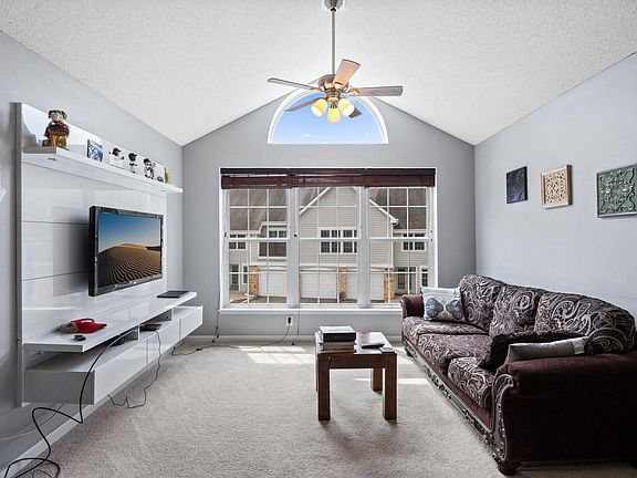 3rd image of 6010 Chasewood Pkwy APT 205