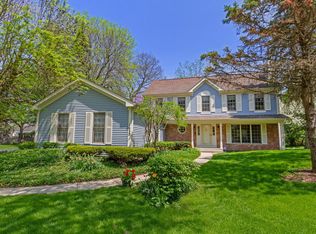 1035 Fieldstone Ct, Elgin, IL 60120