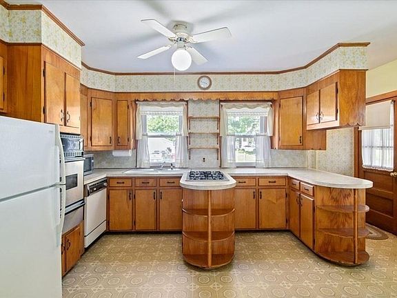 5th image of 374-376 East St #1