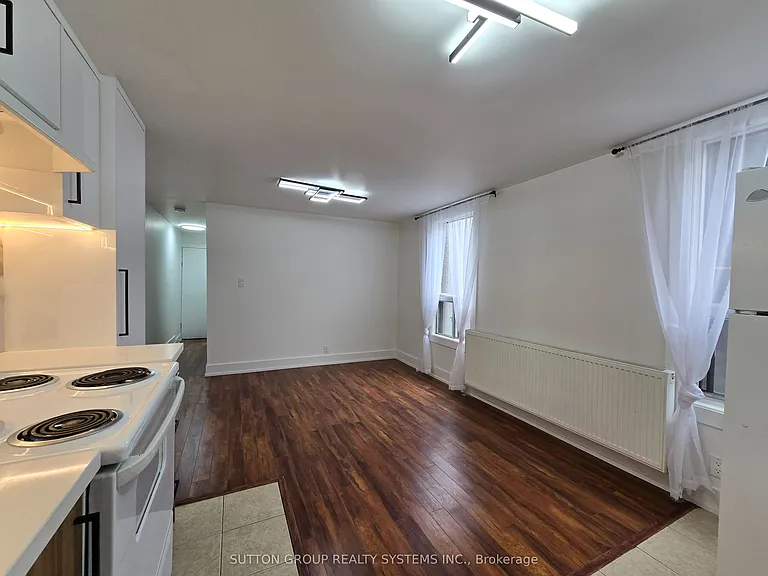 2886 Lake Shore Blvd W #1 — Photo 13