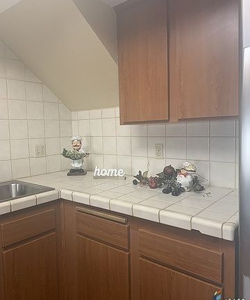 3rd image of 250 S Waterman Ave
