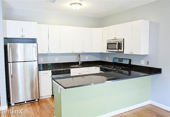 23 Evergreen Street (Kitchen)