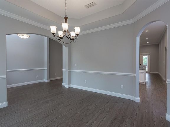 5th image of 3813 Tiger Point Blvd