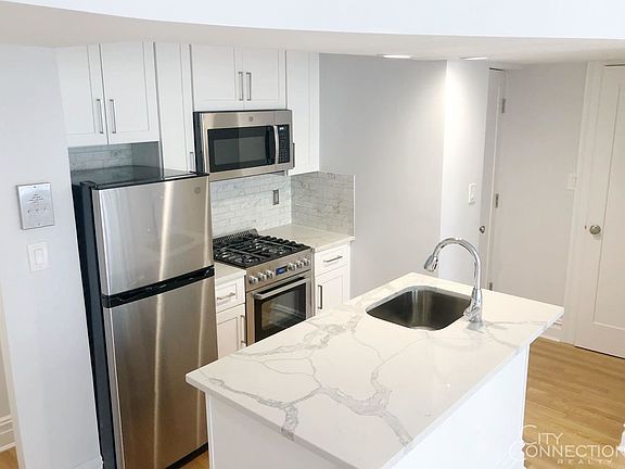 5th image of 140 W 72nd St APT 5C