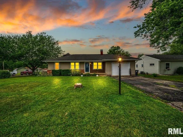 211 Monterey Dr, Washington, IL 61571