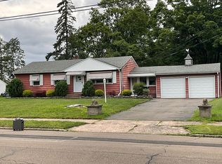 76 Frost Dr, North Haven, CT 06473