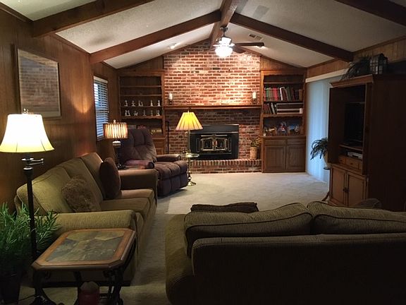 3rd image of 1524 Whitney Ln