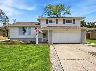 6999 Greenbriar Dr, Parma Heights, OH 44130