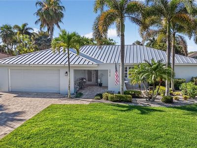 2424 Longboat DR, Naples, FL, 34104