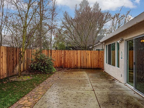 4th image of 6181 Fieldale Dr