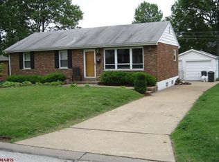 8932 Ione Ln, Saint Louis, MO