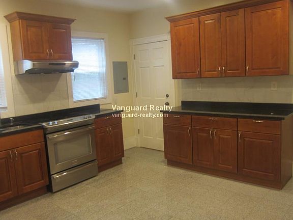 3rd image of 215 Cypress St #1