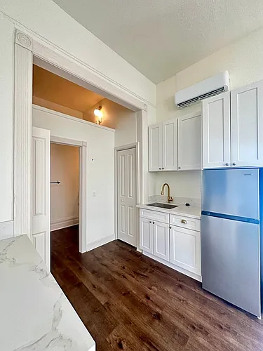 Floor plan 301