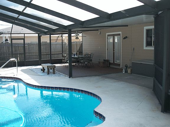 5th image of 3323 Vista Palm Dr