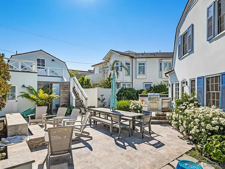 532 Marina Ave — Photo 33