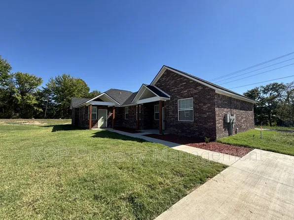 1702 Green Meadow Dr #B, Van Buren, AR 72956