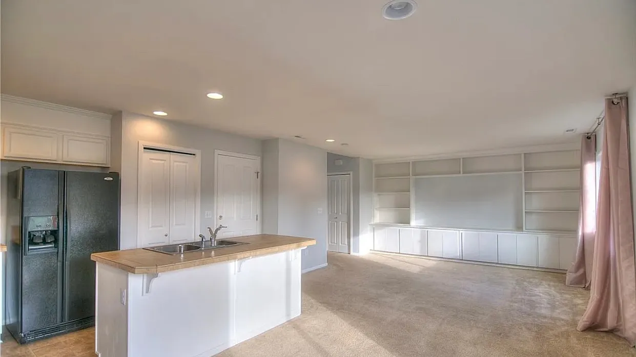 4 bed, 1622 sqft, $2,650 — Photo 4