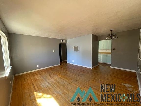 3rd image of 1015 Pinon Ln