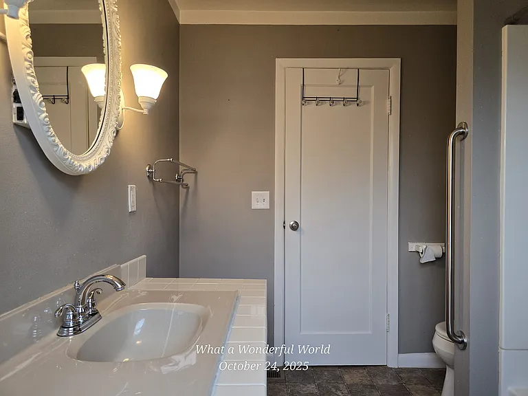 583 Delmar Dr N — Photo 26