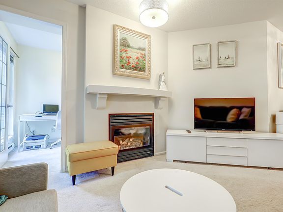 5th image of 1150 E 29th St #208