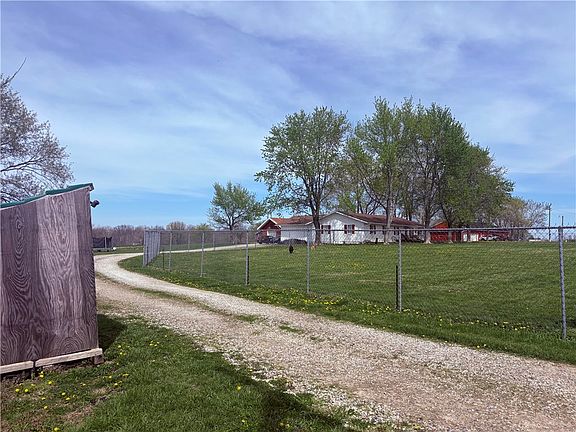 3rd image of 366 Highway 121