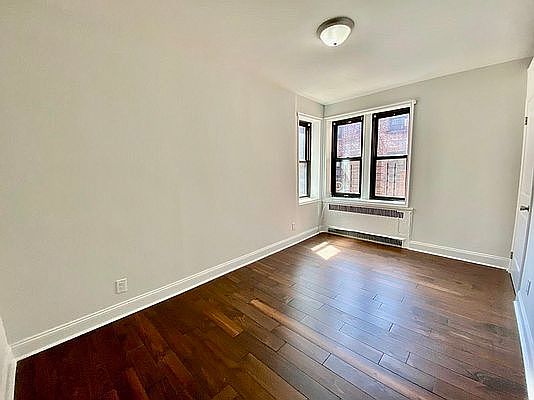 4th image of 245 Hawthorne St #57