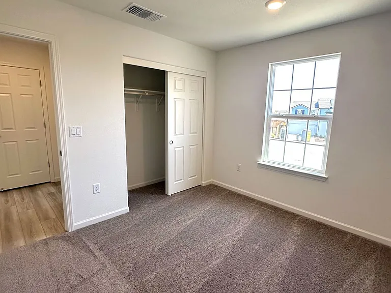 621 Cogburn Cir — Photo 22