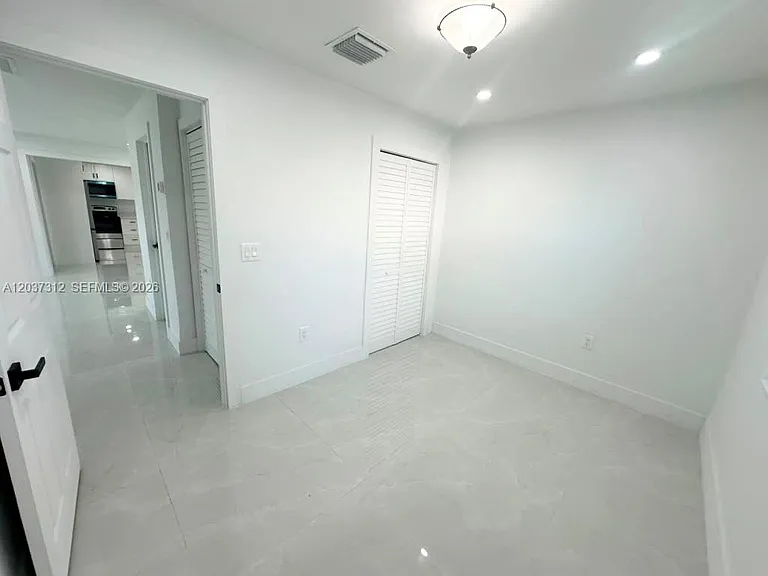 1473 NE 30th Ct — Photo 6