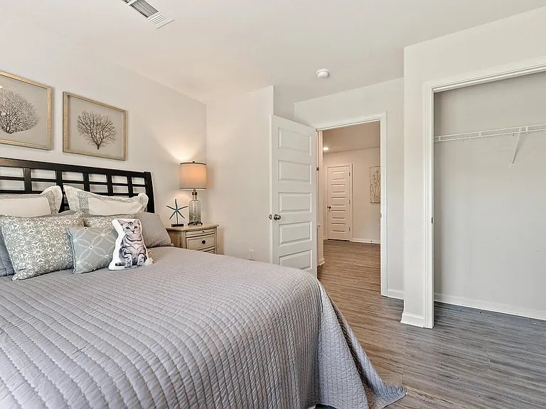 Emerald Lakes South — Photo 13