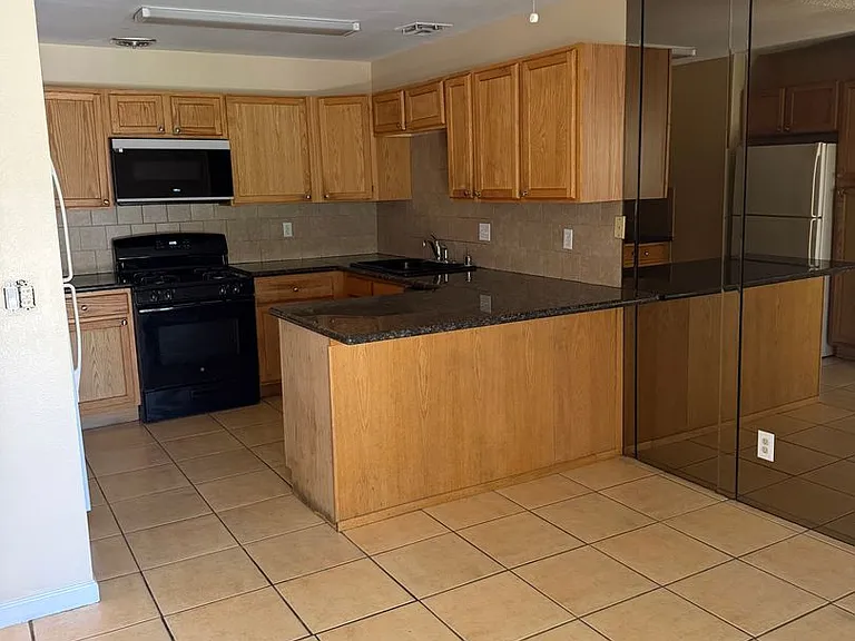 6747 Flora Dr — Photo 6