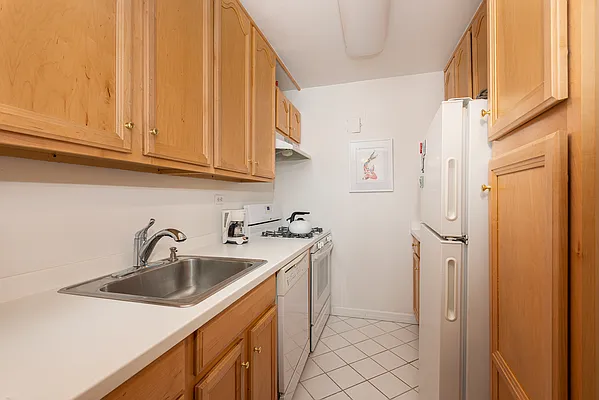 Sold by Douglas Elliman | media 7