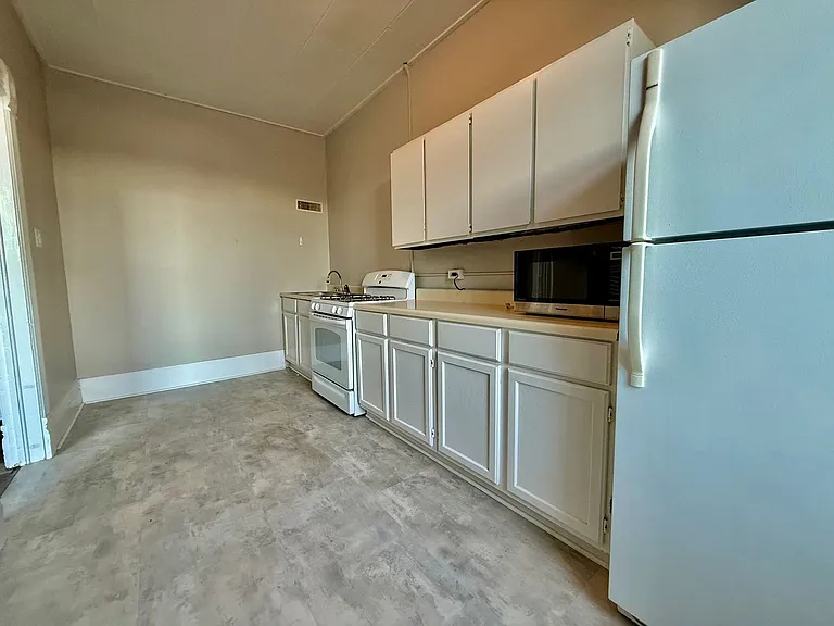 315 Main St — Photo 10