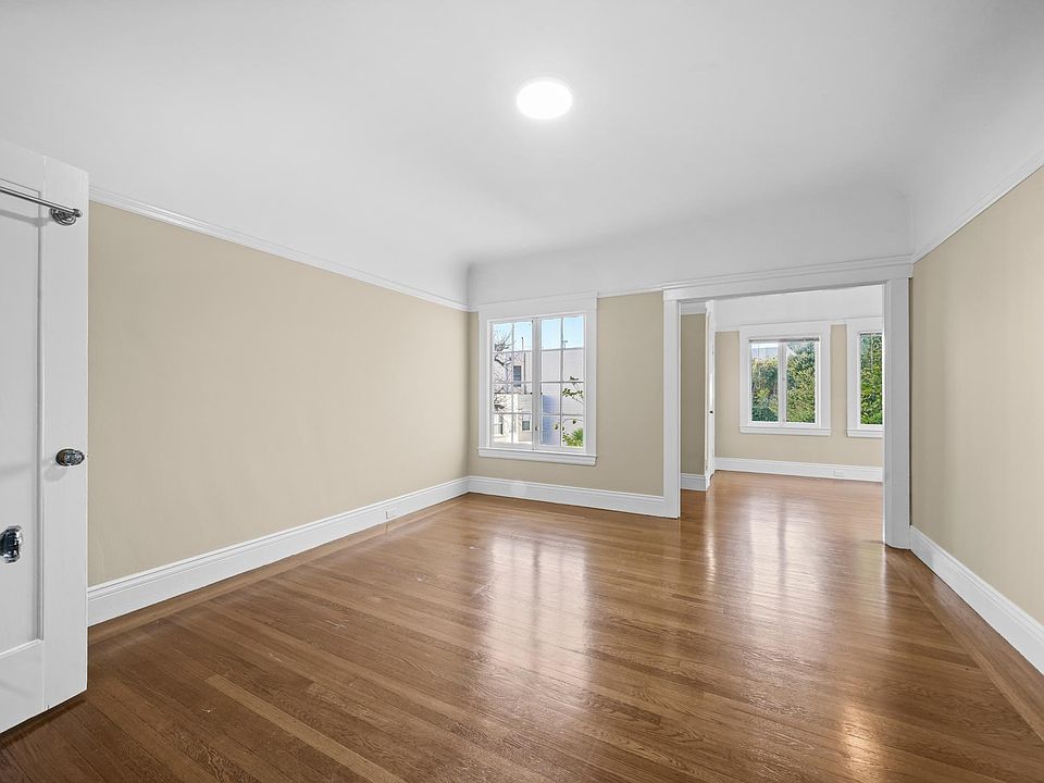 1st image of 3038 Lyon St