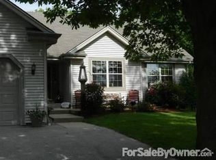 5075 Birchwood Ln, West bend, WI 53095