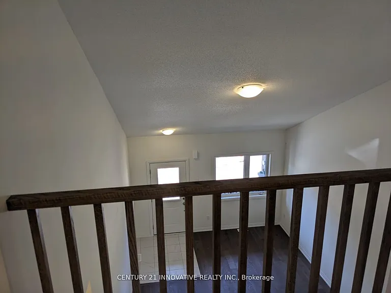 38 Lahey Cres — Photo 12