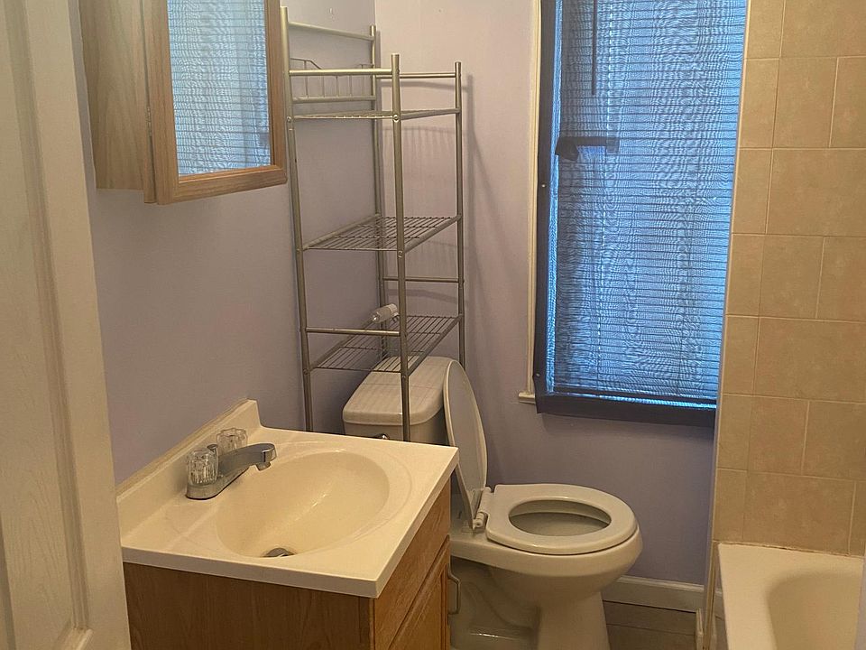2nd image of 1438 Wolf St #3R