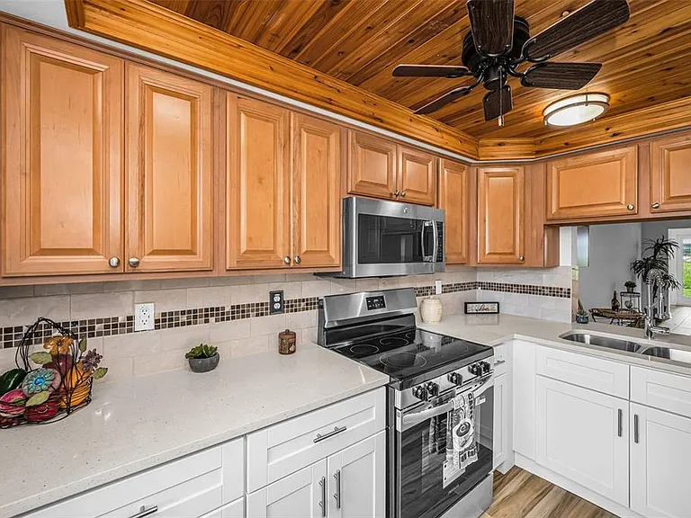 4200 Hampton Dr — Photo 16