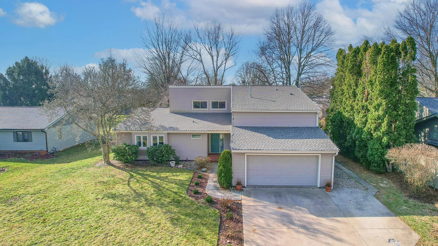 1001 Barclay Ct photo 1
