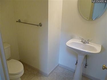 4th image of 250 Lake Pointe Cir #250