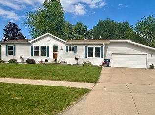 446 Arbor Dr, Juneau, WI 53039