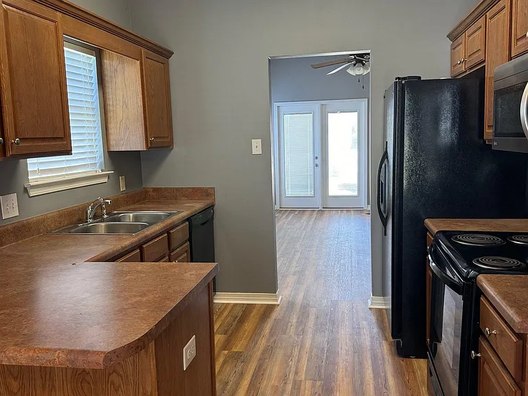 29889 Saint Simon St — Photo 4