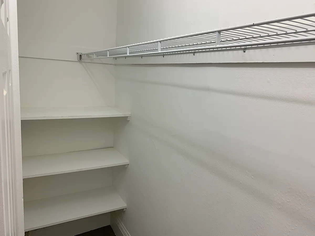 Building Photo - 223 Newbury St #4R