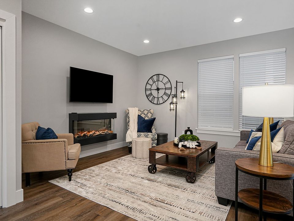 Spacious living room with fireplace