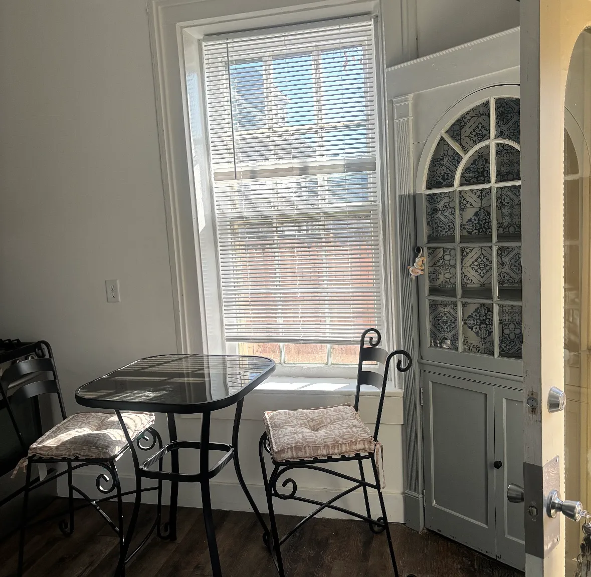 1 bed, 550 sqft, $995 — Photo 2