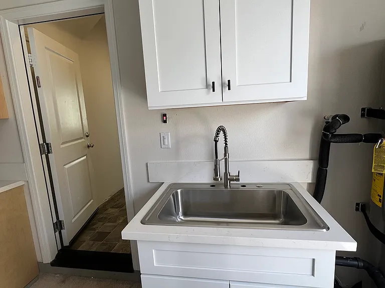 755 Royal County Ct — Photo 13