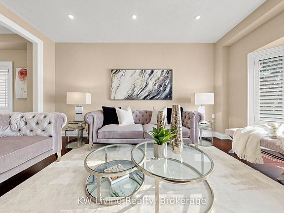 4th image of 46 Clarendon Dr