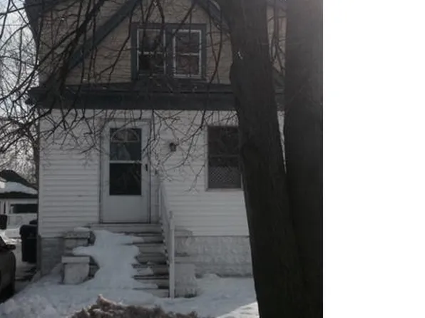 107 Sprenger Ave, Buffalo, NY 14211